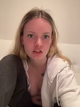 Snapshot of mariemelissah chatting on 9, 3, 2025 mariemelissah online show from 9, 3, 2025