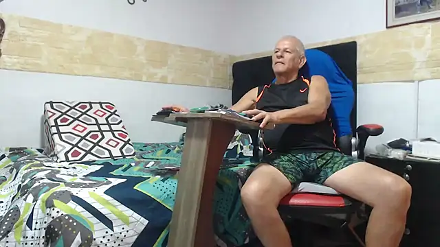 VALENTINO1983  online show from 8, 11, 2025