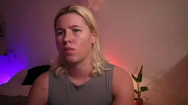 Snapshot of moonamii chatting on 11, 12, 2024 moonamii online show from 11, 12, 2024