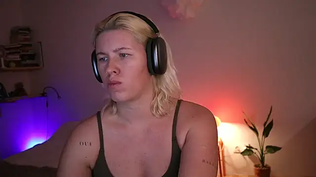 Snapshot of moonamii chatting on 15, 1, 2025 moonamii online show from 15, 1, 2025