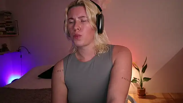 Snapshot of moonamii chatting on 23, 1, 2025 moonamii online show from 23, 1, 2025