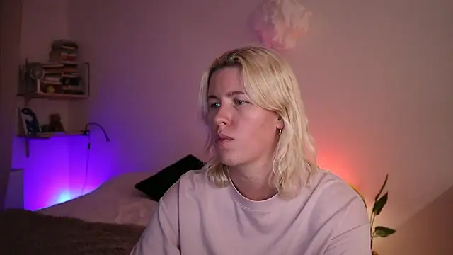 Snapshot of moonamii chatting on 24, 1, 2025 moonamii online show from 24, 1, 2025