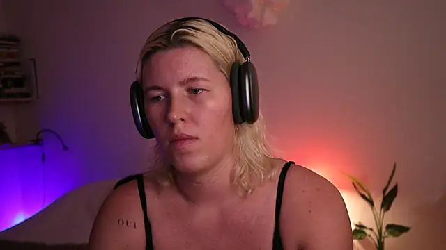 Snapshot of moonamii chatting on 27, 1, 2025 moonamii online show from 27, 1, 2025