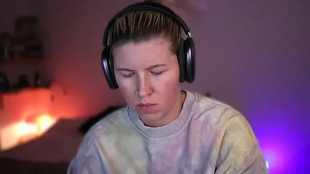 Snapshot of moonamii chatting on 4, 3, 2025 moonamii online show from 4, 3, 2025