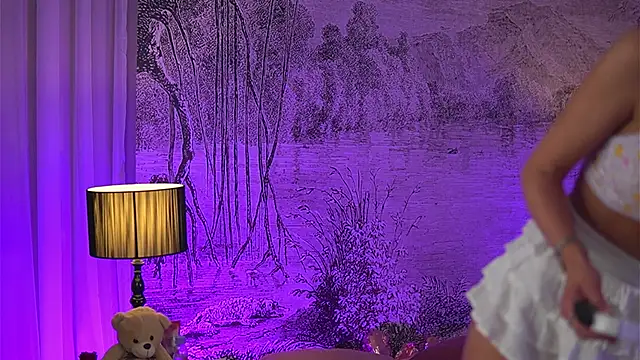 YamiraKim online show from 2, 2, 2026