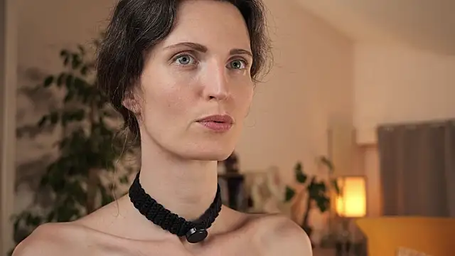 yulladao online show from 24, 6, 2026