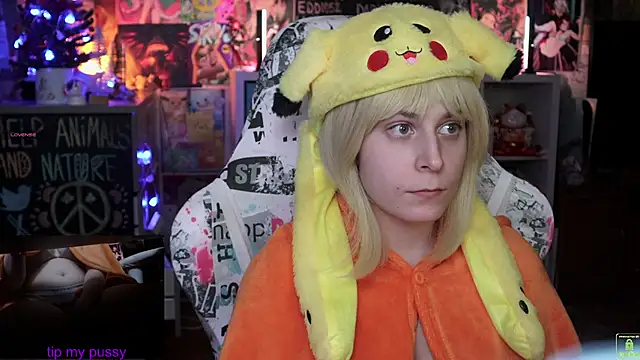 ShiroiFubuki online show from 1, 2, 2025