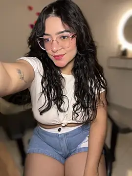 Lia flowers online show from 9, 2, 2026