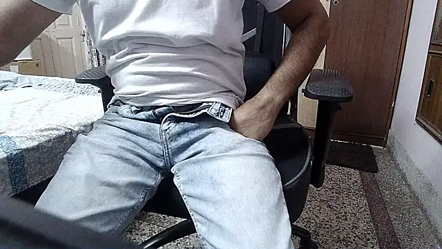 Snapshot of insanefreak69 chatting on 8, 2, 2025 insanefreak69 online show from 8, 2, 2025