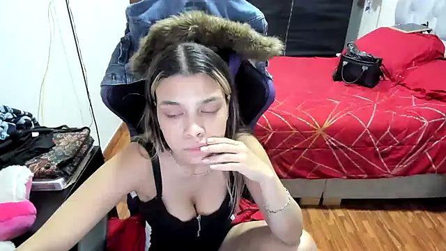 Snapshot of LuisaReyes_2911 chatting on 9, 11, 2025 LuisaReyes 2911 online show from 9, 11, 2025