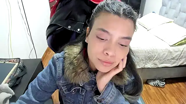 Snapshot of LuisaReyes_2911 chatting on 18, 1, 2026 LuisaReyes 2911 online show from 18, 1, 2026