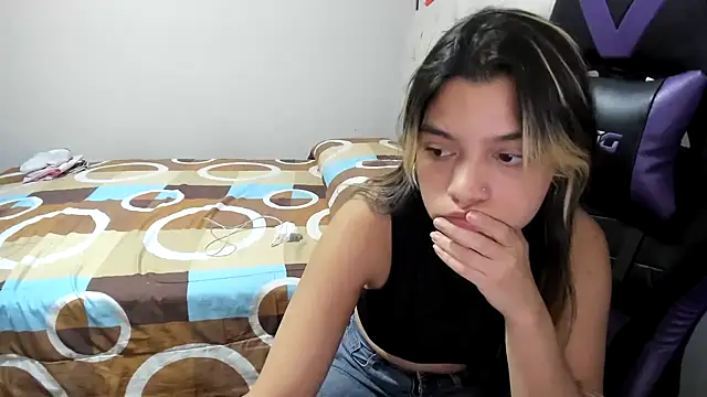 Snapshot of LuisaReyes_2911 chatting on 9, 3, 2026 LuisaReyes 2911 online show from 9, 3, 2026