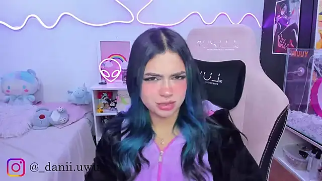 CuteDani  online show from 11, 11, 2025