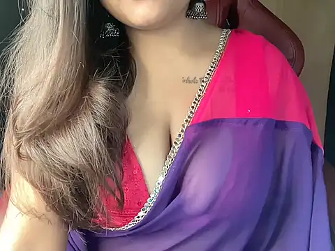 Snapshot of shanayaaa_1 chatting on 24, 2, 2025 shanayaaa 1 online show from 24, 2, 2025