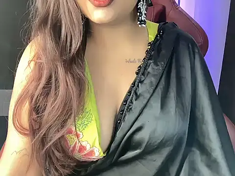 Snapshot of shanayaaa_1 chatting on 10, 9, 2025 shanayaaa 1 online show from 10, 9, 2025