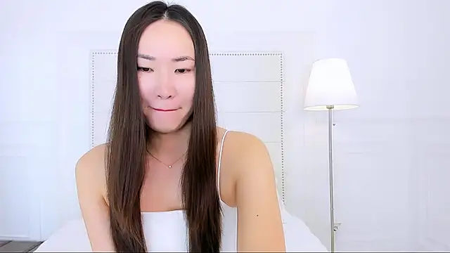 NaomiYuu online show from 1, 7, 2026