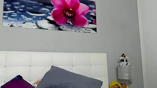 JuliaHunts online show from 14, 12, 2025