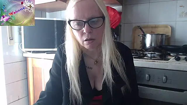 martachatte online show from 10, 11, 2025