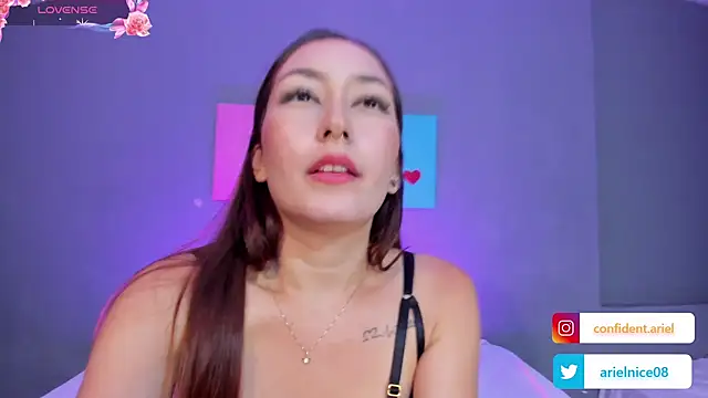 Snapshot of ariel35 chatting on 22, 2, 2025 ariel35 online show from 22, 2, 2025