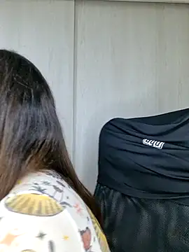 Snapshot of ariel35 chatting on 12, 10, 2025 ariel35 online show from 12, 10, 2025