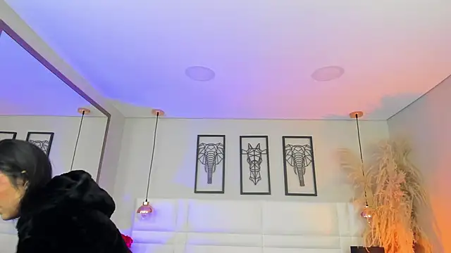 Rebeca jones online show from 1, 12, 2025