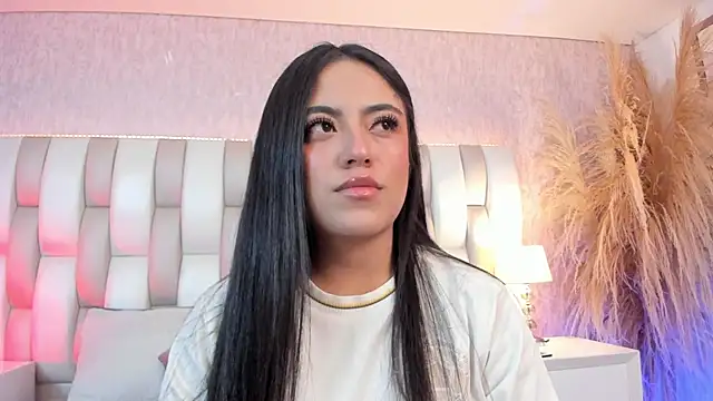 Snapshot of Rebeca_jones chatting on 7, 7, 2026 Rebeca jones online show from 7, 7, 2026