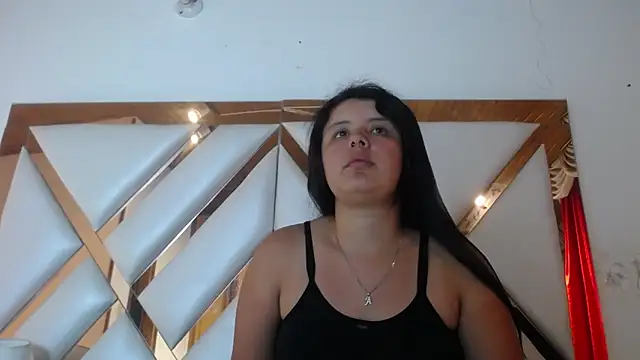 nathaly low1 online show from 7, 5, 2026