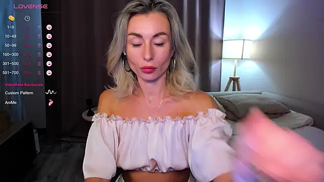 Snapshot of DannaEvan chatting on 22, 2, 2025 DannaEvan online show from 22, 2, 2025