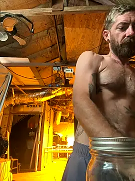 Snapshot of mandjpuff2 chatting on 10, 9, 2025 mandjpuff2 online show from 10, 9, 2025