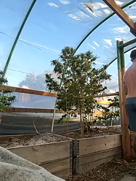 Snapshot of mandjpuff2 chatting on 19, 10, 2025 mandjpuff2 online show from 19, 10, 2025