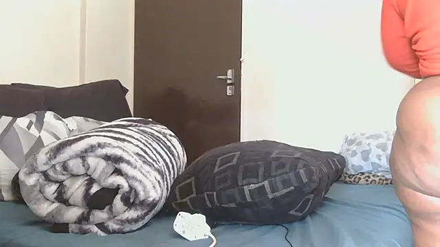 AddictiveAssCurves online show from 5, 7, 2026