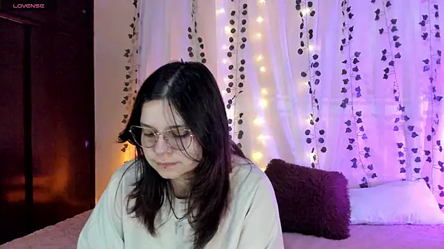 Mey moon online show from 11, 12, 2024