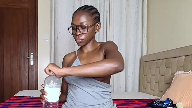 queen heather online show from 25, 11, 2025