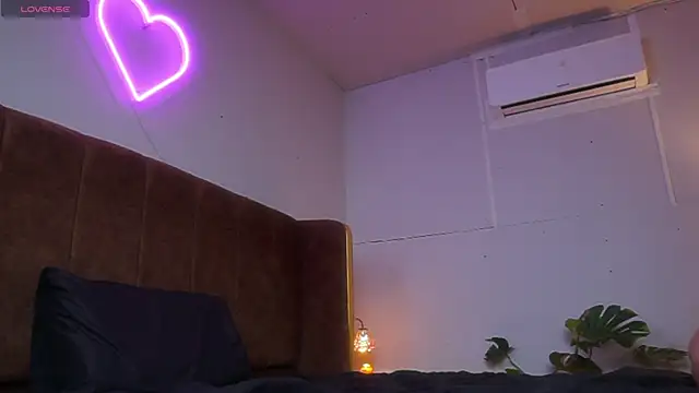 laybunny1 online show from 11, 7, 2026