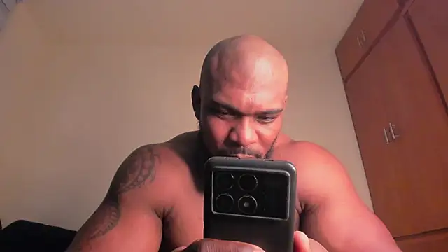Snapshot of Tyler_Waka01 chatting on 4, 8, 2026 Tyler Waka01 online show from 4, 8, 2026
