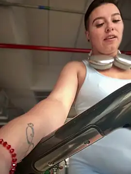 Snapshot of TamySweetness chatting on 14, 10, 2025 TamySweetness online show from 14, 10, 2025