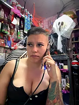 Snapshot of TamySweetness chatting on 21, 10, 2025 TamySweetness online show from 21, 10, 2025