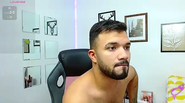 Snapshot of mathew_vidal1 chatting on 3, 3, 2025 mathew vidal1 online show from 3, 3, 2025