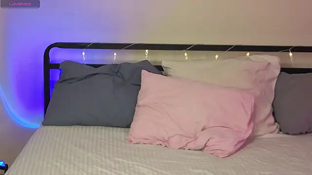 sinthiaroze online show from 22, 11, 2025