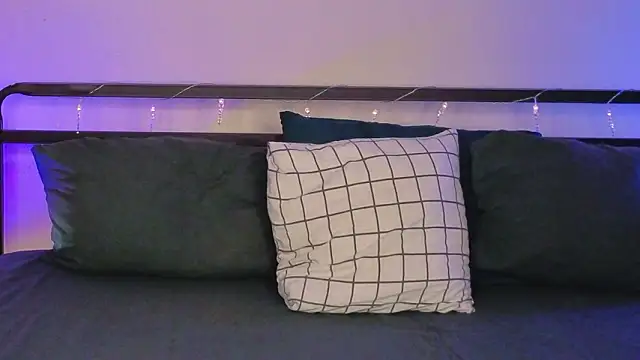 sinthiaroze online show from 10, 2, 2026