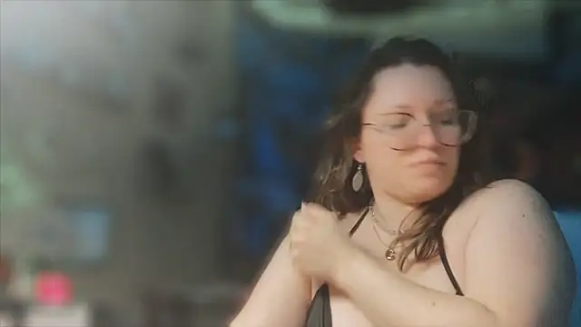 Snapshot of spunlikecottoncandy chatting on 14, 10, 2025 spunlikecottoncandy online show from 14, 10, 2025