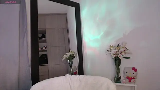 Snapshot of cristal_sexybody chatting on 18, 2, 2025 cristal sexybody online show from 18, 2, 2025