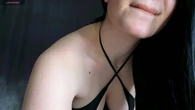 Snapshot of moniqque chatting on 17, 2, 2025 moniqque online show from 17, 2, 2025