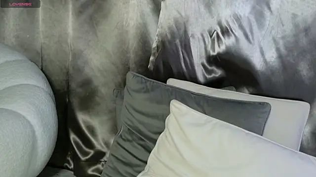 Snapshot of moniqque chatting on 12, 3, 2025 moniqque online show from 12, 3, 2025