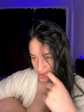 Snapshot of moniqque chatting on 12, 10, 2025 moniqque online show from 12, 10, 2025