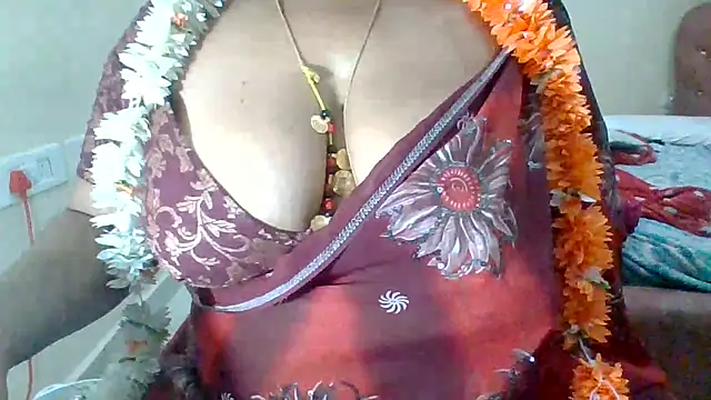 Snapshot of archanatelugu9 chatting on 10, 1, 2025 archanatelugu9 online show from 10, 1, 2025