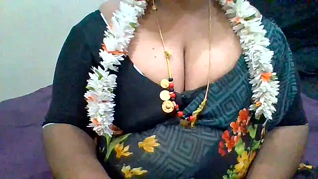 Snapshot of archanatelugu9 chatting on 24, 1, 2025 archanatelugu9 online show from 24, 1, 2025