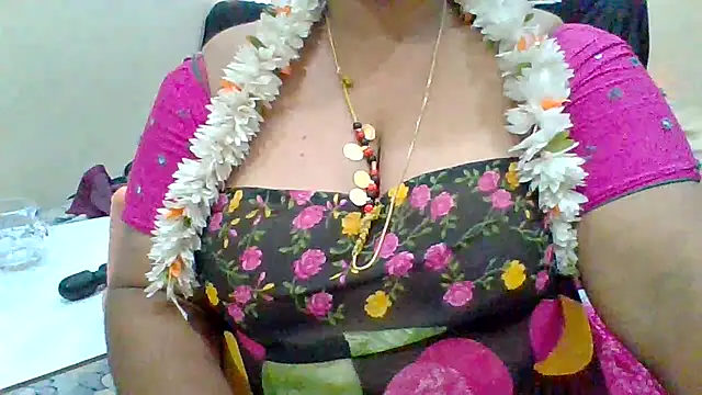 Snapshot of archanatelugu9 chatting on 30, 1, 2025 archanatelugu9 online show from 30, 1, 2025