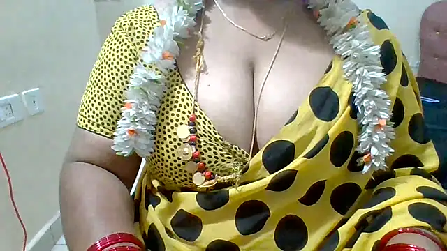 Snapshot of archanatelugu9 chatting on 29, 9, 2025 archanatelugu9 online show from 29, 9, 2025