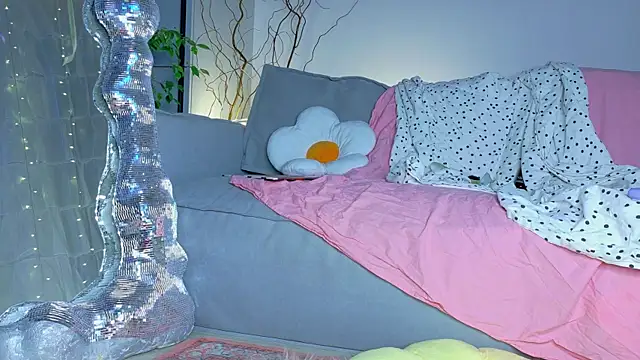 lina stones online show from 6, 5, 2026